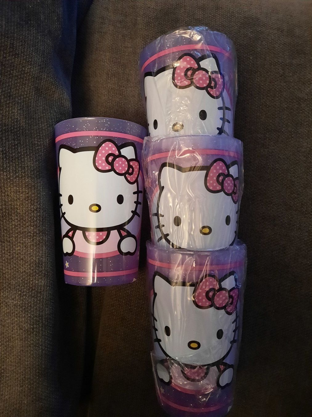 Recipients et similaires: Trinkbecker  / Kinderbecher Hello Kitty lilla – Neuf avec emballage d'origine à Oberönz par oen_2ymk