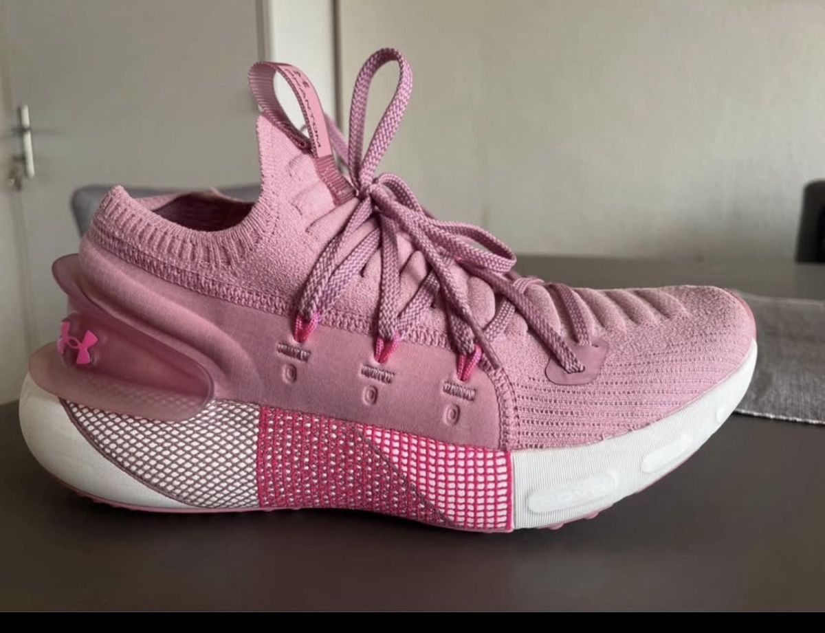 Scarpe da donna: Under Armour running shoes 37  – Usato da Hombrechtikon venduto da boa_8kth 3