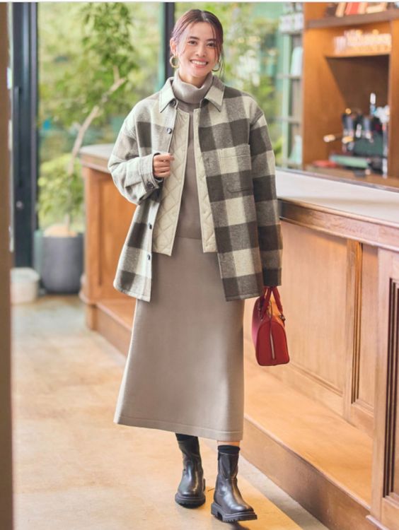 Uniqlo 3D KNIT SOUFFLE YARN Jupe beige NEU (Neu (gemäss