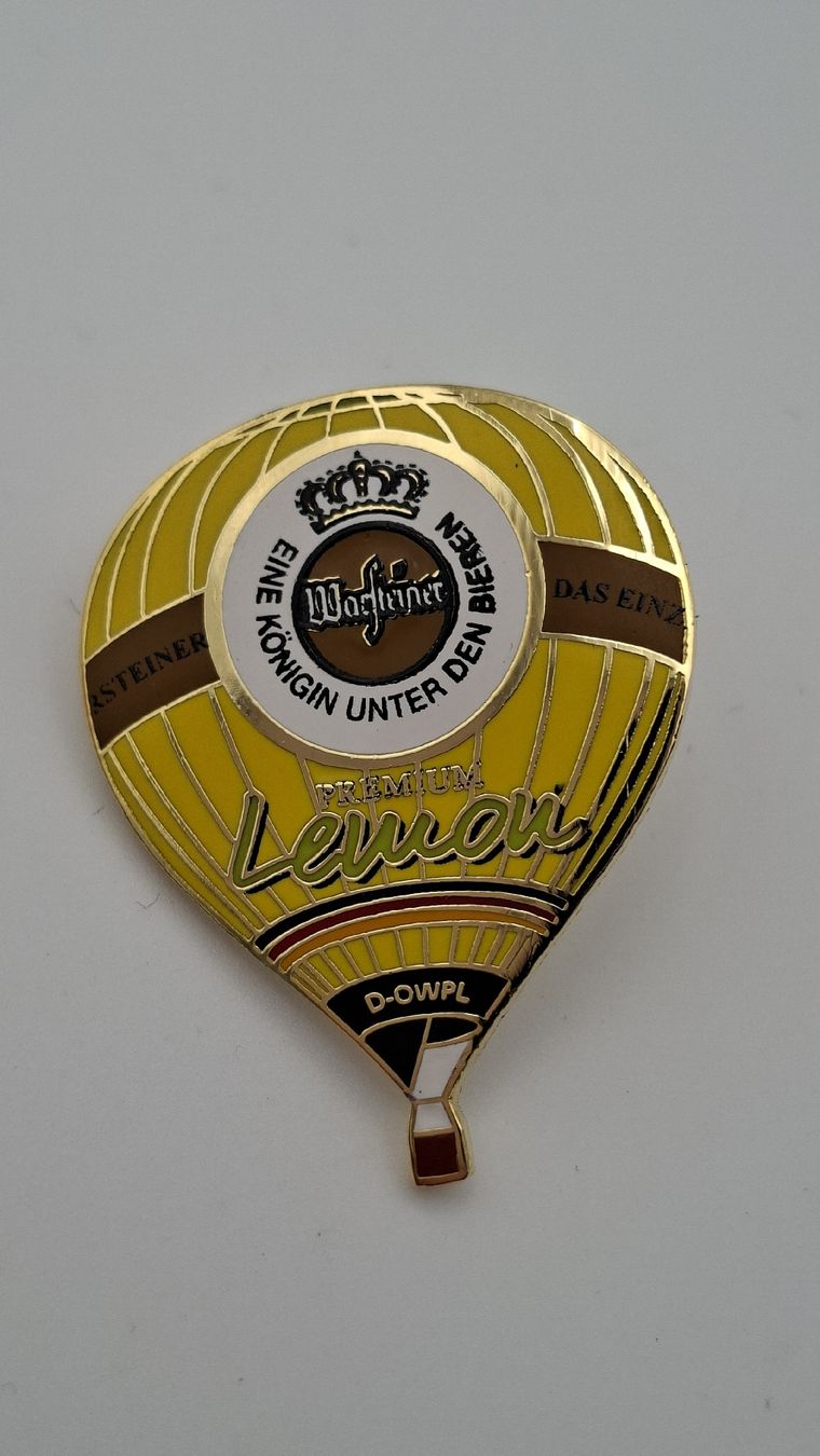 Placchette & Badge: Pin Heissluftballon Warsteiner Premium Lemon   – Usato da Kriens venduto da Wolly85