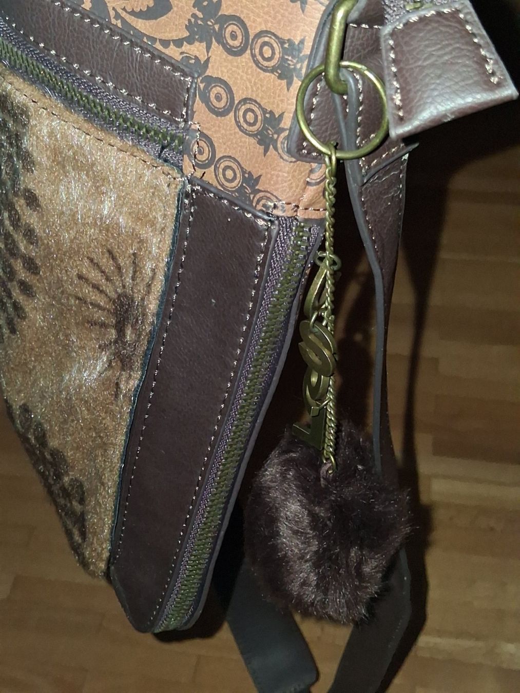 Desigual Sacs femmes: DESIGUAL Tasche – D'occasion à Wetzikon ZH par med_2y76 2
