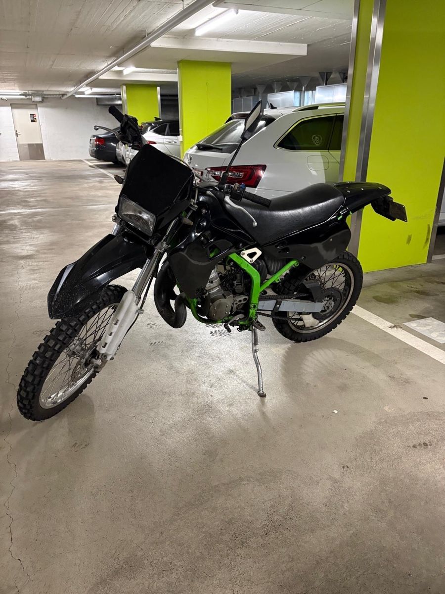 Kawasaki Enduro: Kawasaki KDX 125 – Usato da Buchs ZH venduto da Pitschpitsch