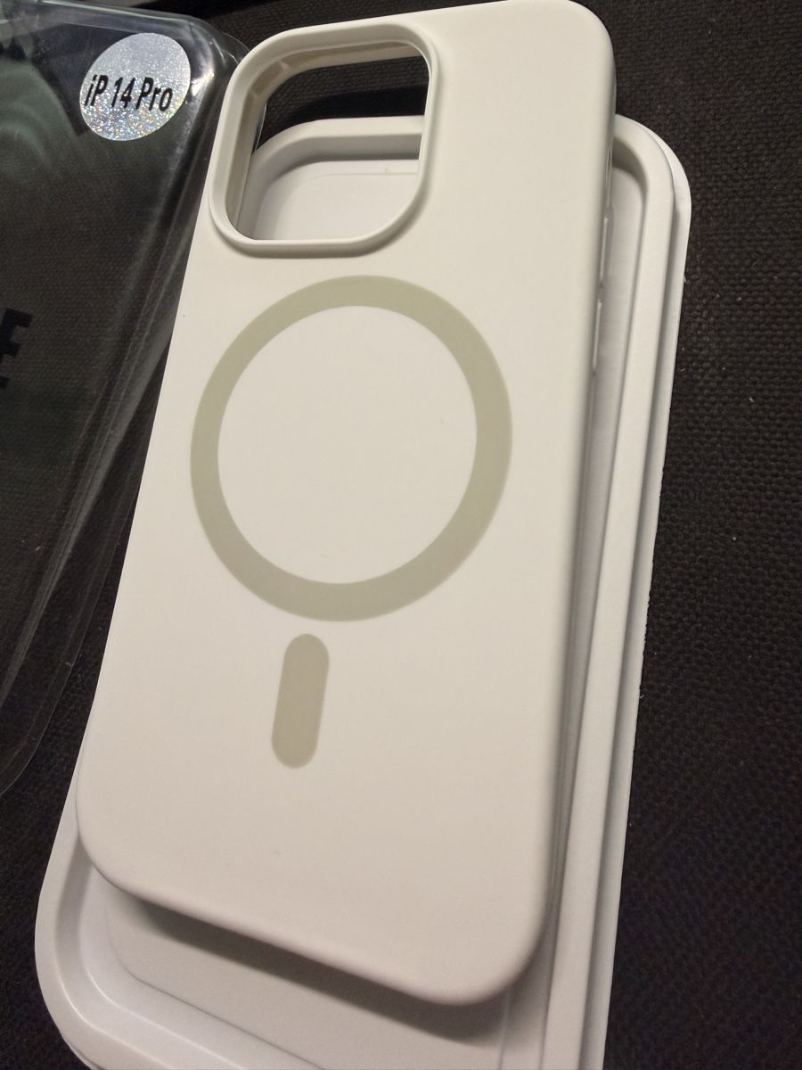 Apple Cover & Protezioni schermo: iPhone 14 Pro Case NEU Nie benutzt – Nuovo e nell'imballaggio originale da Niederbipp venduto da Bidhub