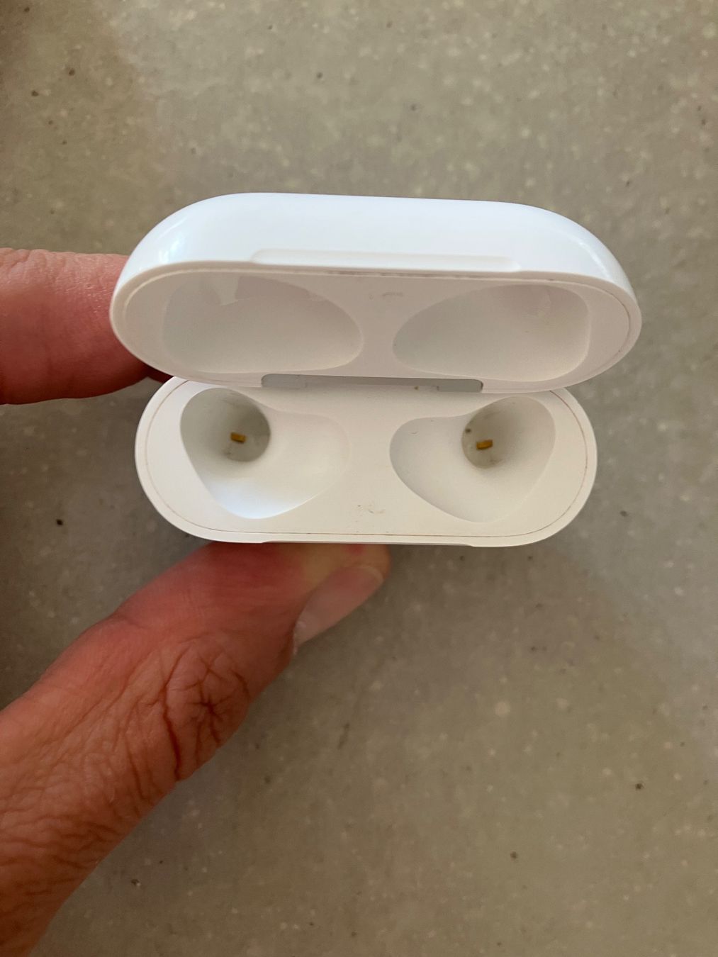 Apple Casques audio: Apple AirPods 3 Case – D'occasion à Lausanne par mr.v 3