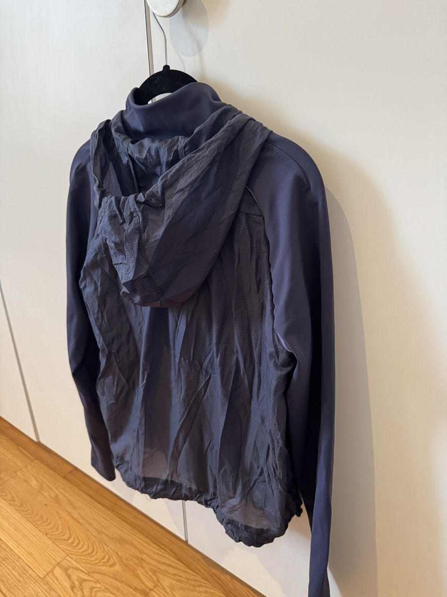 Giacche: Outdoor Voices Jacket - Navy (Size M) – Nuovo (secondo la descrizione) da Küsnacht ZH venduto da lia_lf7y 3