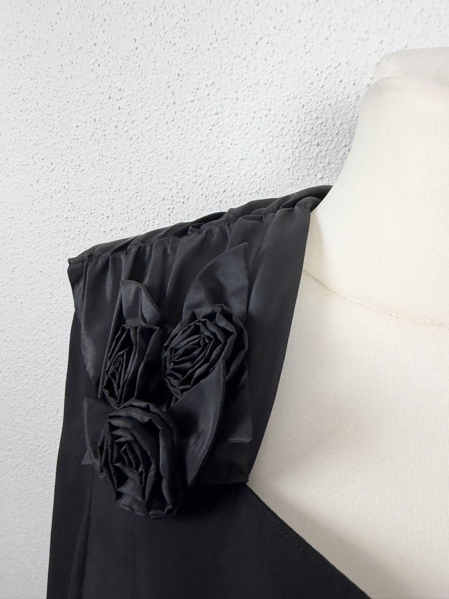 Giacche: Vintage Black Jacket with Rose Detail - Size Medium – Usato da Knonau venduto da Grapesvintage 2