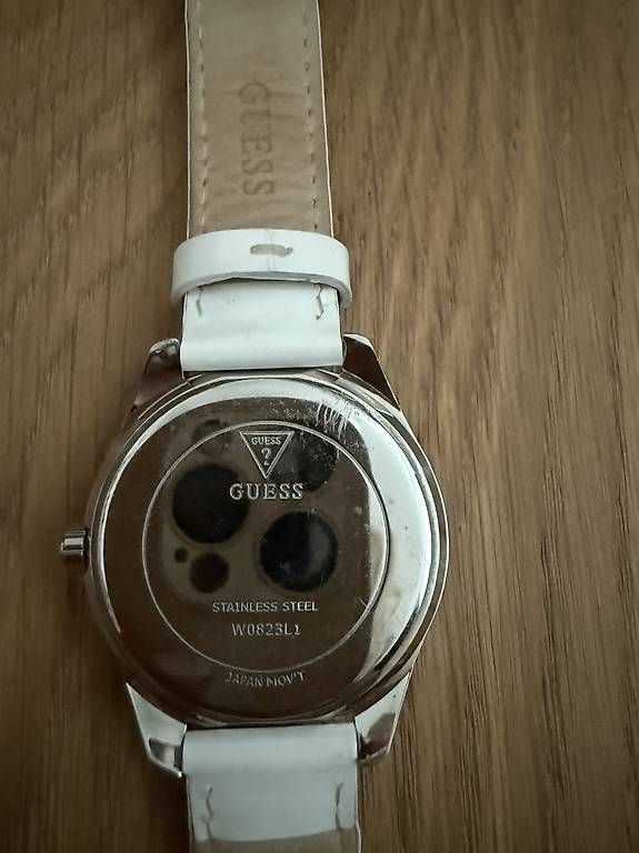 Guess Orologi: Guess Uhr weiss – Usato da Zofingen venduto da micv97 2