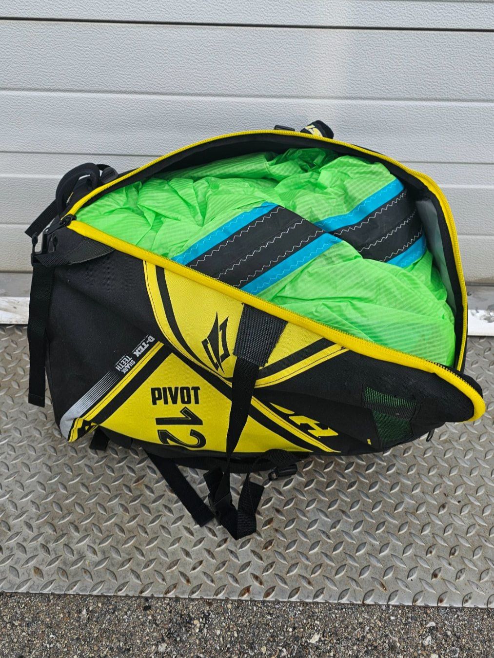 Naish Aquilone: Kite NAISH PIVOT 12 – Usato da Diessenhofen venduto da Osio