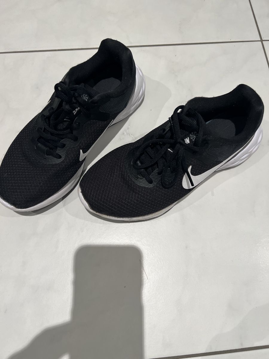 Nike Scarpe da uomo: Nike Turnschuh in Gr. 38 – Usato da Stäfa venduto da Gugliotta