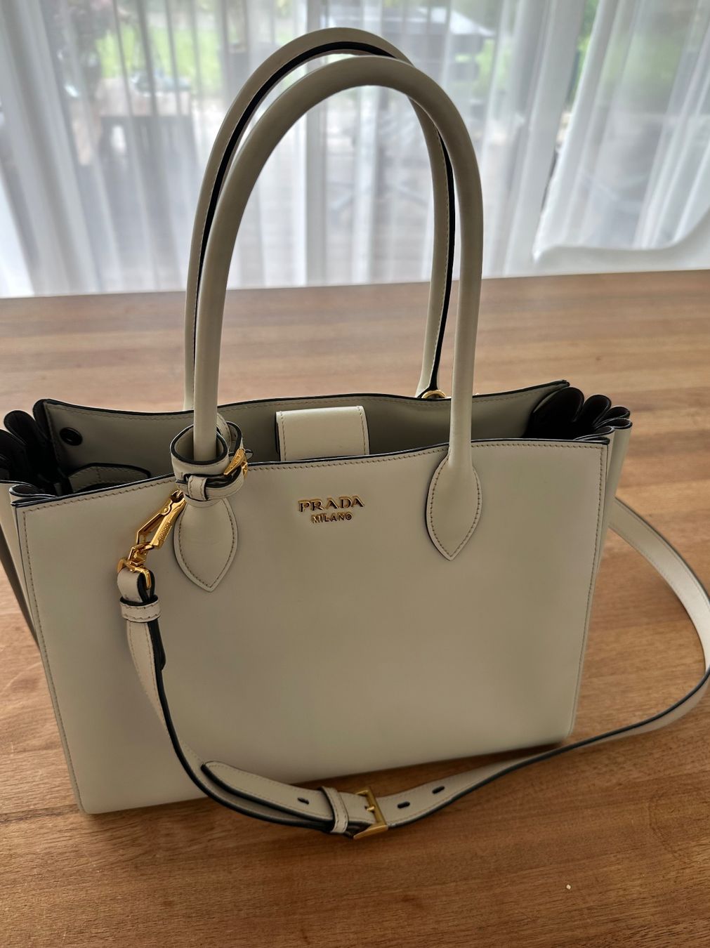 Prada Borse da donna: Prada Tasche weiss original – Usato da Hausen am Albis venduto da Mwtraining
