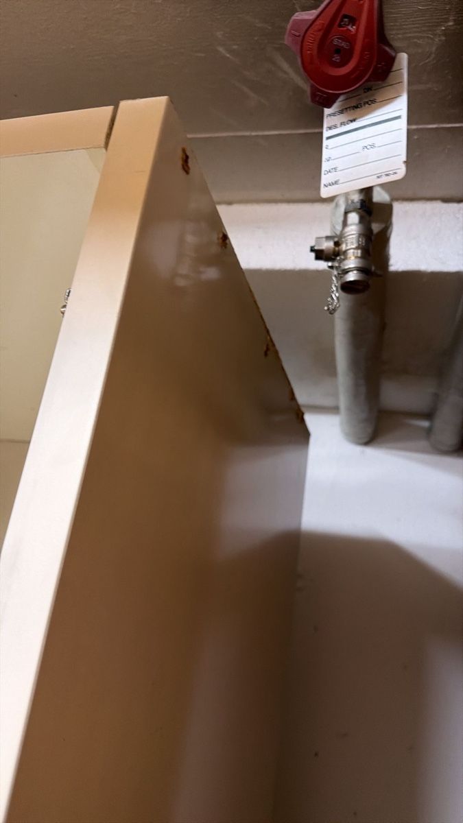 Armadi: Ikea Schrank zu verschenken  – Usato da Basel venduto da kon_2l5h 5