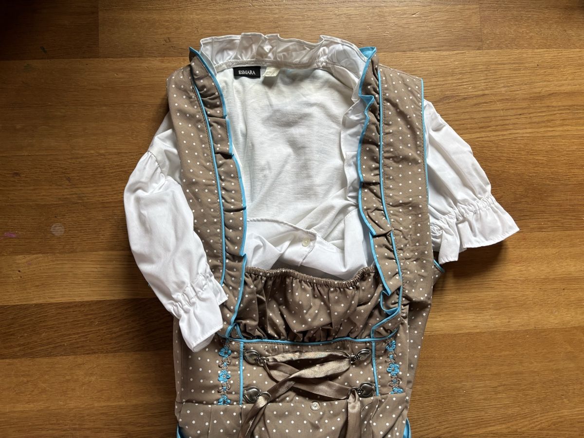Robes: Dirndl Gr. 44 – D'occasion à Thun par vamebi 2