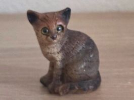 Süsse kleine Katzen-Figur / Kätzchen braun getigert – Höhe 5