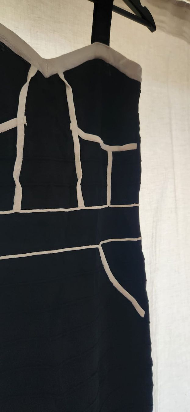Kleider: Schwarzes Sommerkleid figurbetont elegant – Gebraucht aus Zürich von syl_bhd2 1