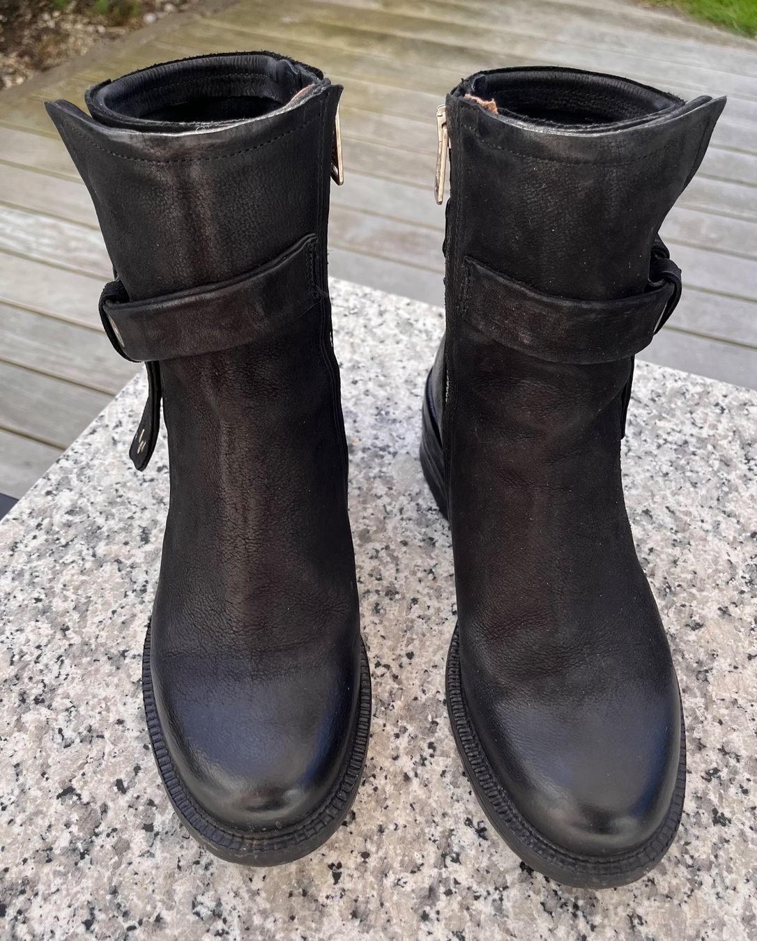 A.S.98 Scarpe da donna: AS98 Bikerstiefeletten schwarz – Usato da Zumikon venduto da valfedoz