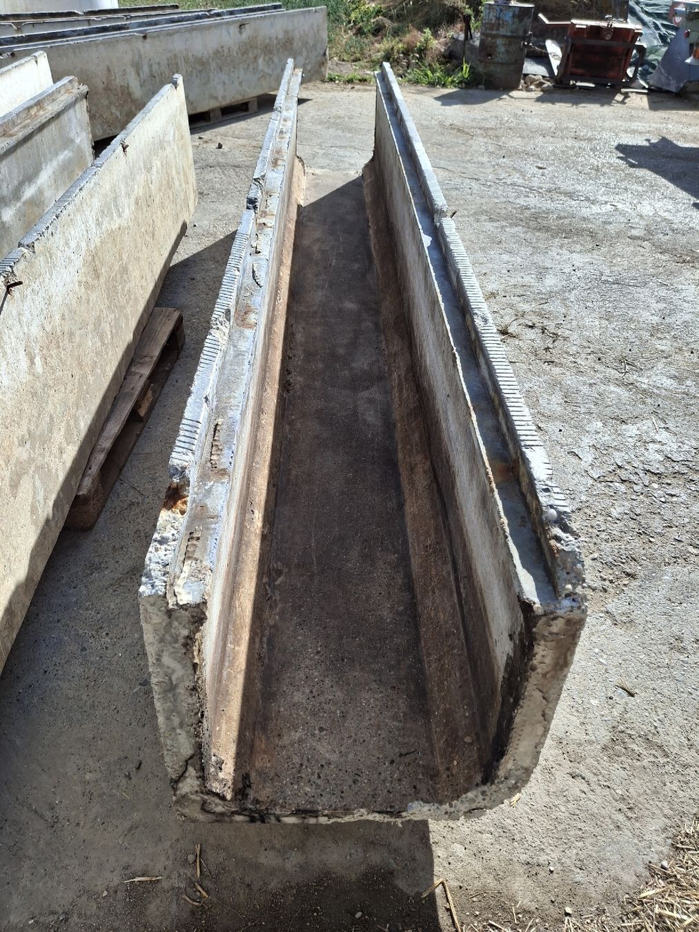 Rivestimenti per pavimenti: Elemente für Gülle mit Rost – Usato da Egerkingen venduto da PaFePf 5