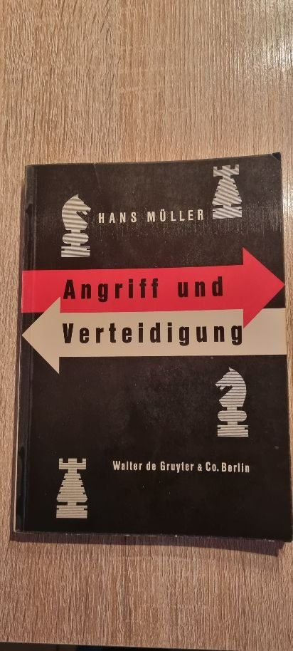 Libri: Schachbuch Angriff und Verteidigung – Usato da Muttenz venduto da Langerochade