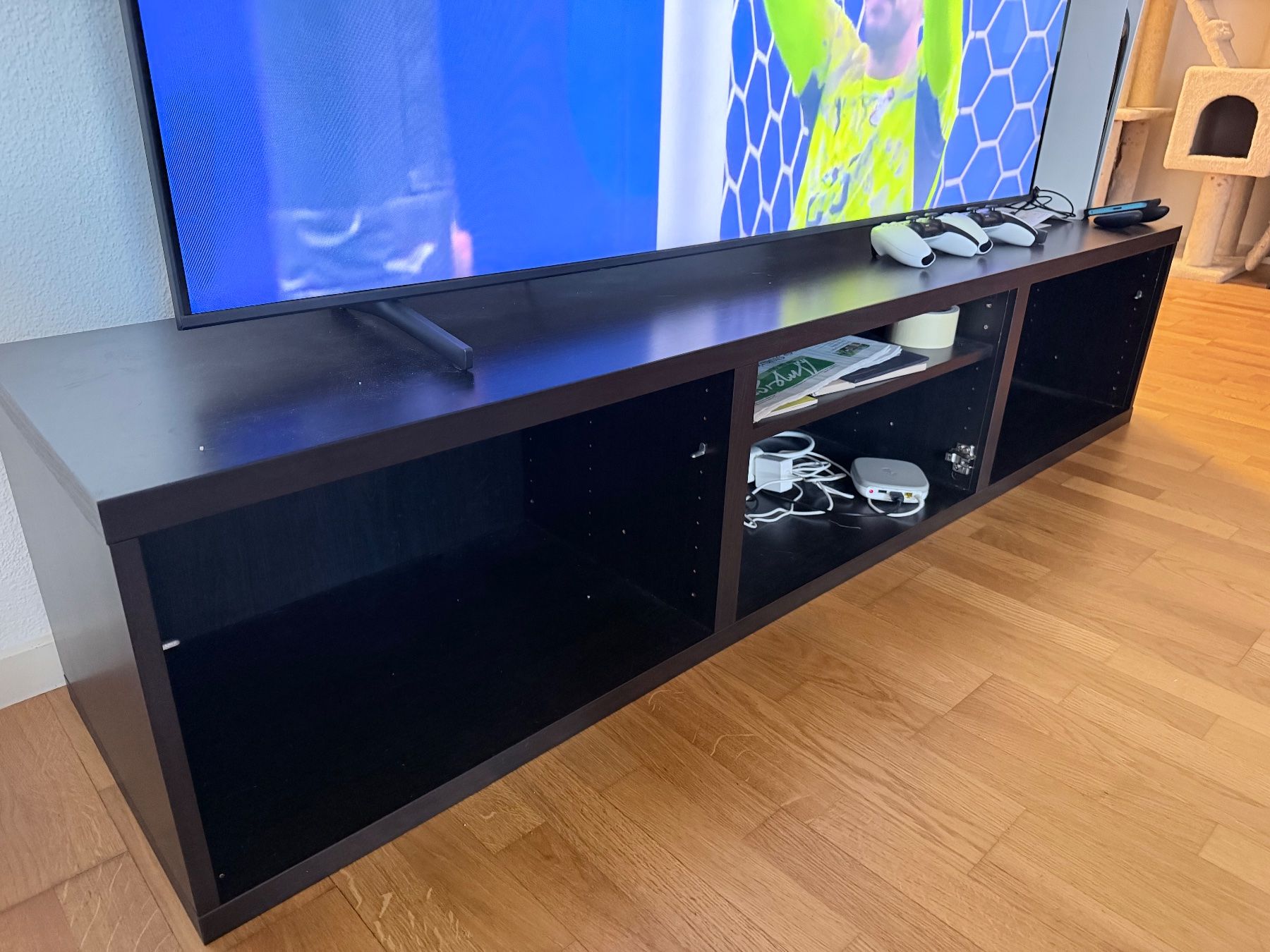 Ikea Meubles TV: TV Möbel Besta (IKEA) – D'occasion à Egerkingen par bookworm96 2