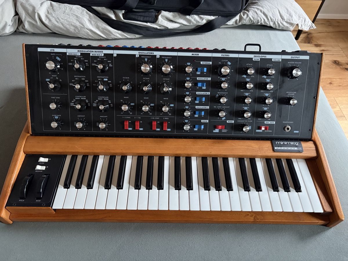 Moog Strumenti musicali: Moog voyager old school  – Usato da villarlod venduto da MagaOm