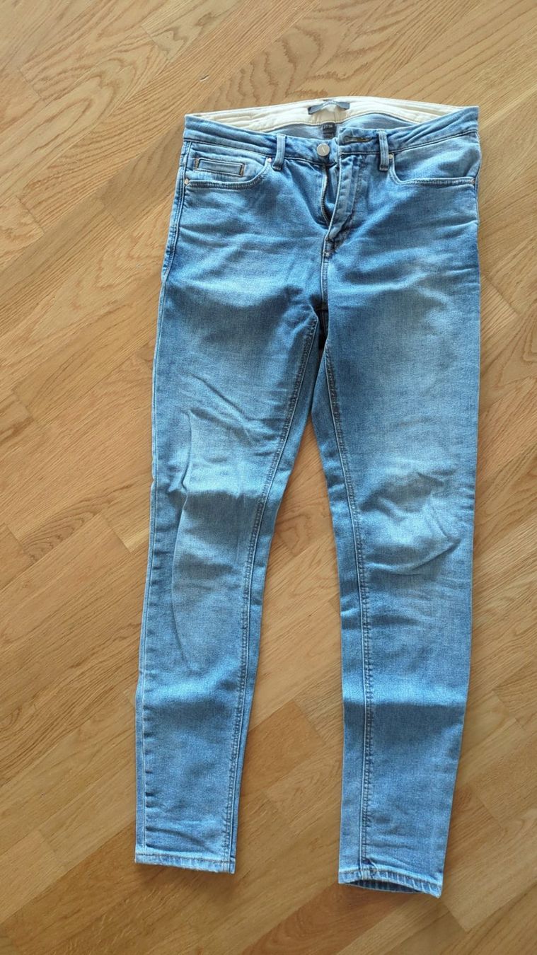 Esprit Jeans: Hellblaue Skinny Jeans Esprit 27/30 – Usato da Birmensdorf ZH venduto da elz_6ccw