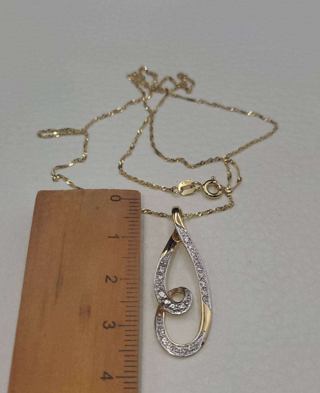 Catenine: 375 Gold Kette mit Anhänger – Usato da Wald ZH venduto da Dasilver