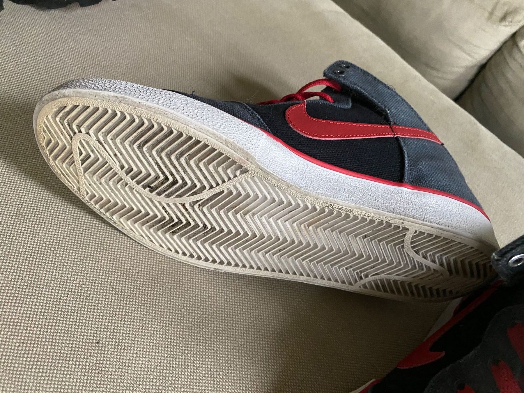 Nike Scarpe da uomo: Nike Sneaker, Grösse 42, rot-schwarz – Usato da Spiegel b. Bern venduto da corn2009 1