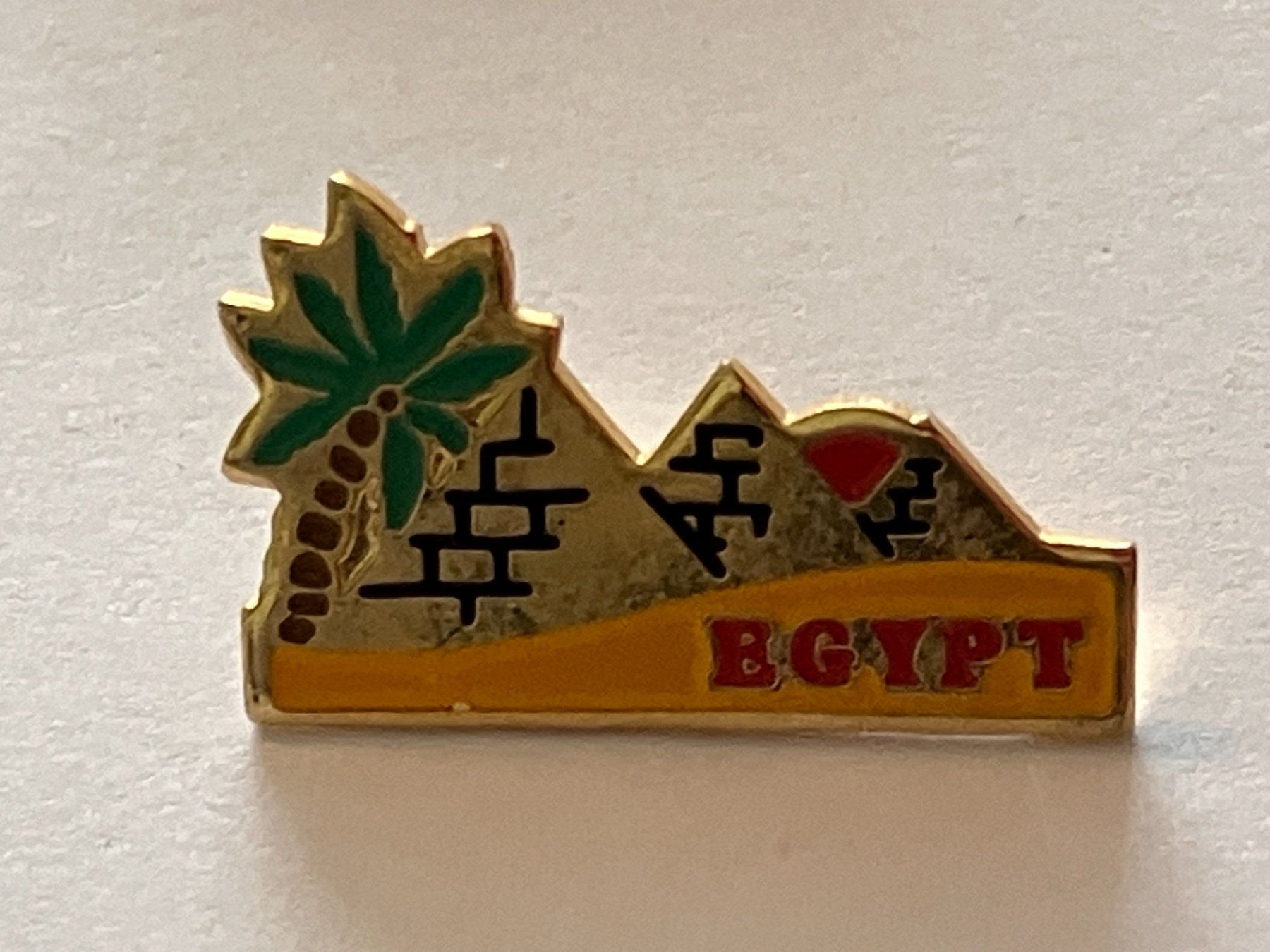 Plaketten & Abzeichen: 1 Pin Egypt – Gebraucht aus Basel von djwwpp