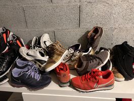 Lot de chaussures de sport de marque variées, taille 41-42