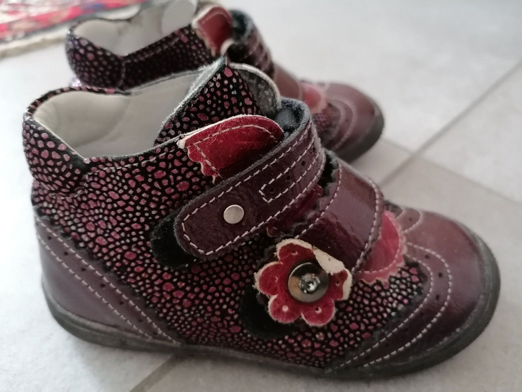 Schuhe für Mädchen: Chaussures Bellamy en cuir, taille 24 – Gebraucht aus Tramelan von yok-yok
