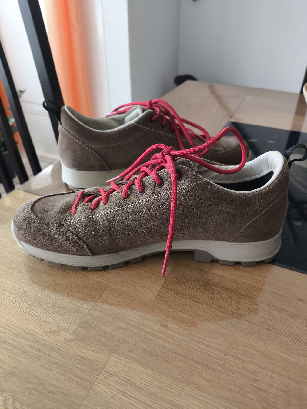 Scarpe da donna: Outdoor Schuhe Jacalu Gr.39 – Usato da Burgdorf venduto da Ropajesi 2