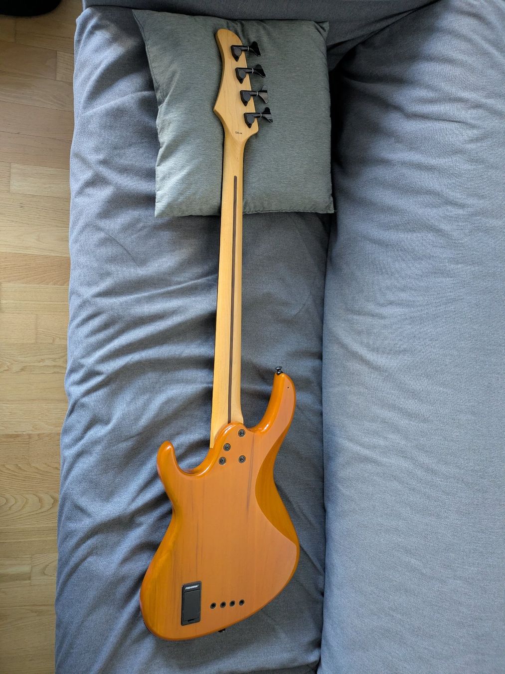 Cort Strumenti musicali: Cort GB44 E-Bass – Usato da Dübendorf venduto da Uquoo 1