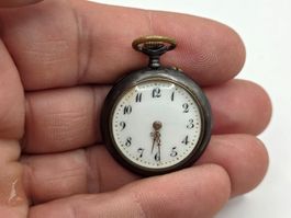 Antike Mini Taschenuhr, ein echtes Schmuckstück   (76)