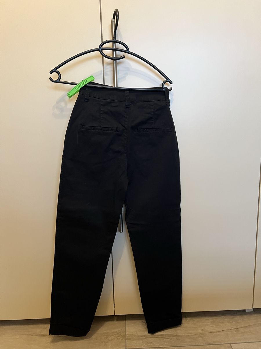 Bershka Hosen: Schwarze Chino-Hose – Gebraucht aus Dietikon von Mischi2167 1