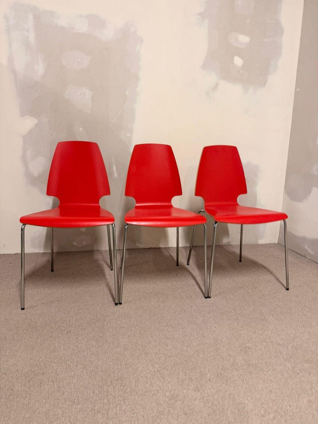 Ikea Stühle: 1x Ikea Vilmar Stuhl in rot, stapelbar – Gebraucht aus Rickenbach ZH von Der-Insider 5