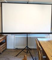 Projektionsleinwand mit Stativ gebraucht