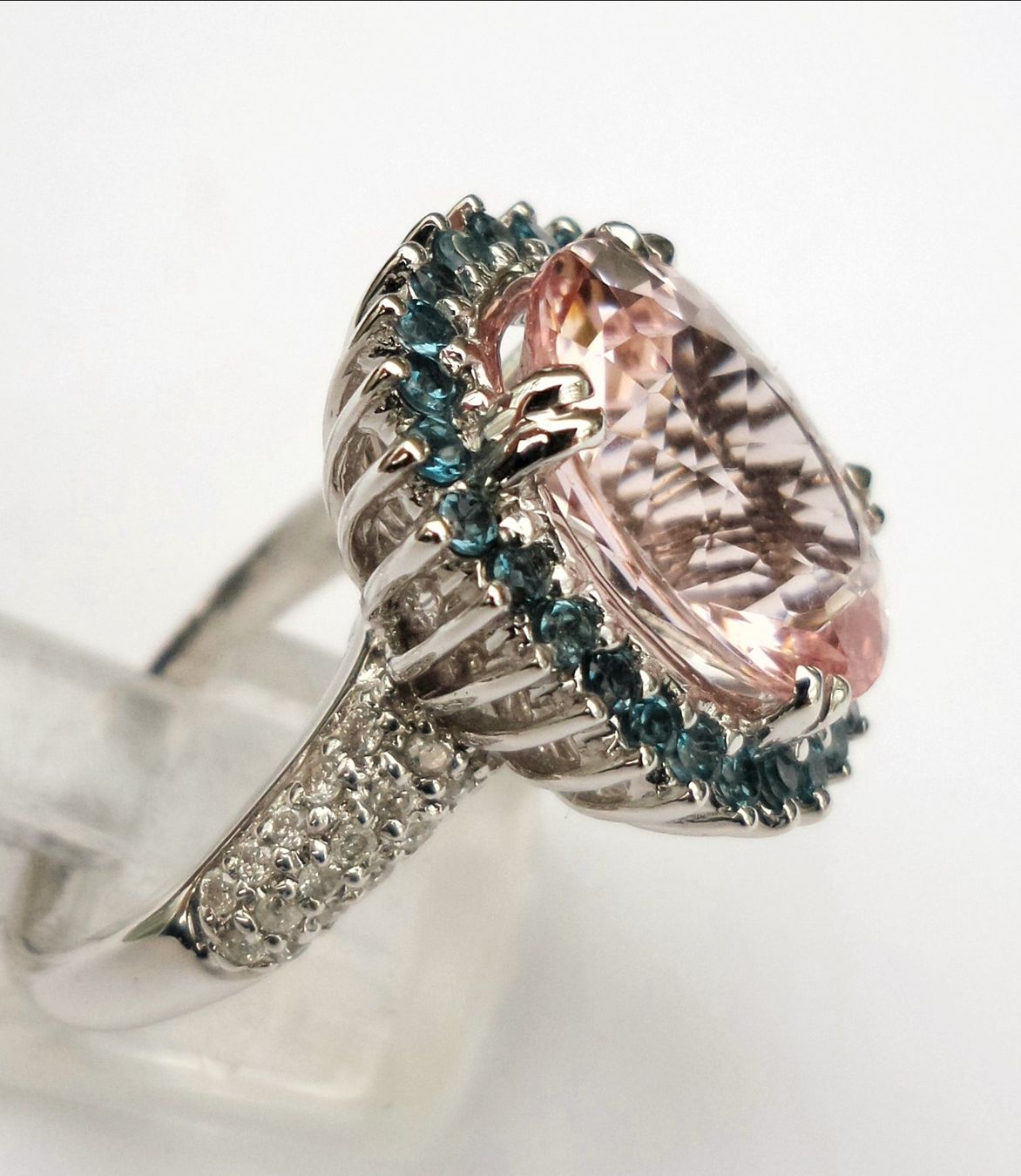 Anelli: Morganit mit blauen Diamanten Fingerring – Nuovo (secondo la descrizione) da Zürich venduto da Benedikt21 2