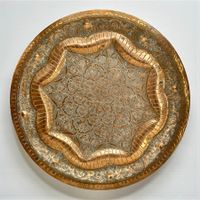 Superbe plateau oriental ancien cuivre, finement gravé main