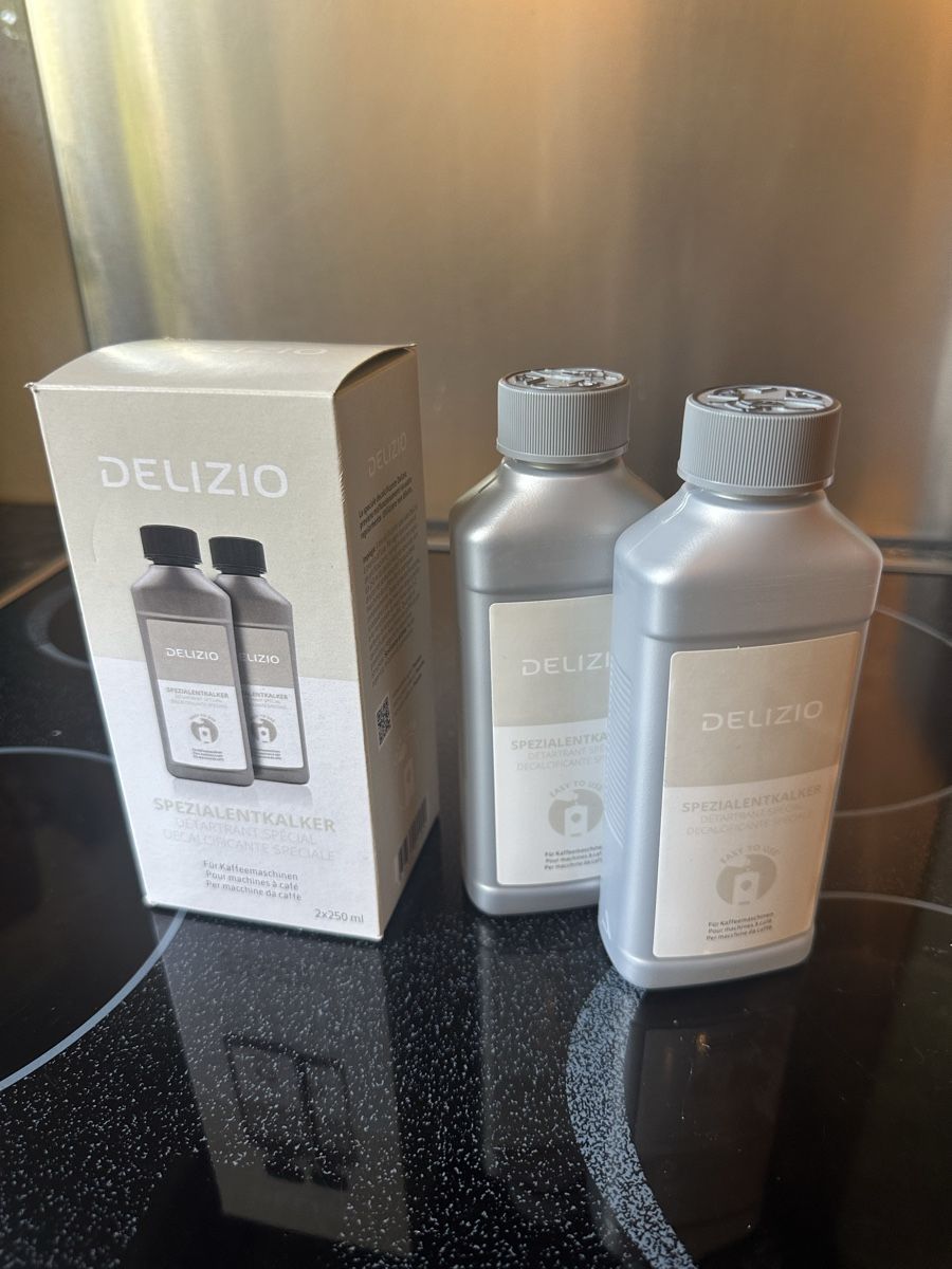 Delizio Macchine per caffè & Macchine per espresso: Delizio UNA Automatic mit über 100 Kapseln + Entkalker – Usato da Bern venduto da looas 7