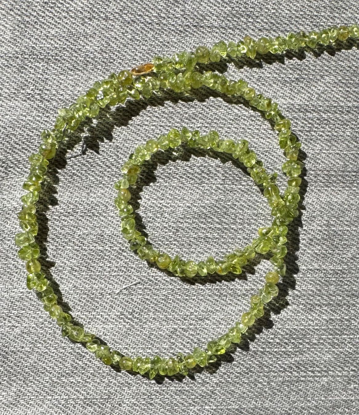 Ketten: Peridot. Olivin   extra  wilde Nugget/Splitter Form     44cm – Neu und originalverpackt aus Leuggern von gemshow 6