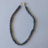 Elegante Halskette mit Glasperlen,