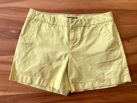 TOMMY HILFIGER grüngelbe Hosen/Shorts Gr. 6/36