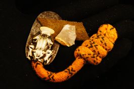 Antikes Zunderdosen Feuerzeug Feuerschläger mit Steinmesser