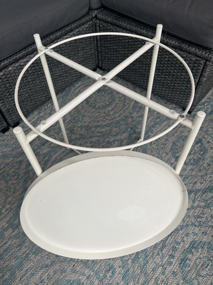 Tavoli: Ikea Tabletttisch „GLADOM“ – Usato da Steinmaur venduto da Poleni 3