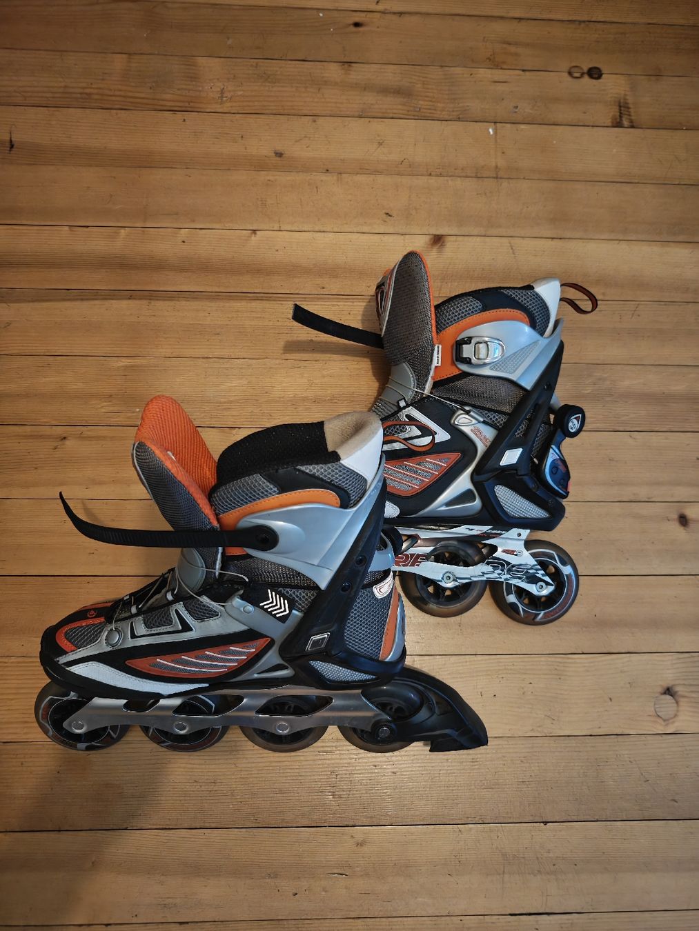 Patins à roul. & inline: Inlineskates Gr. 46, klein geschnitten – D'occasion à Büren an der Aare par sr2_5f72 3