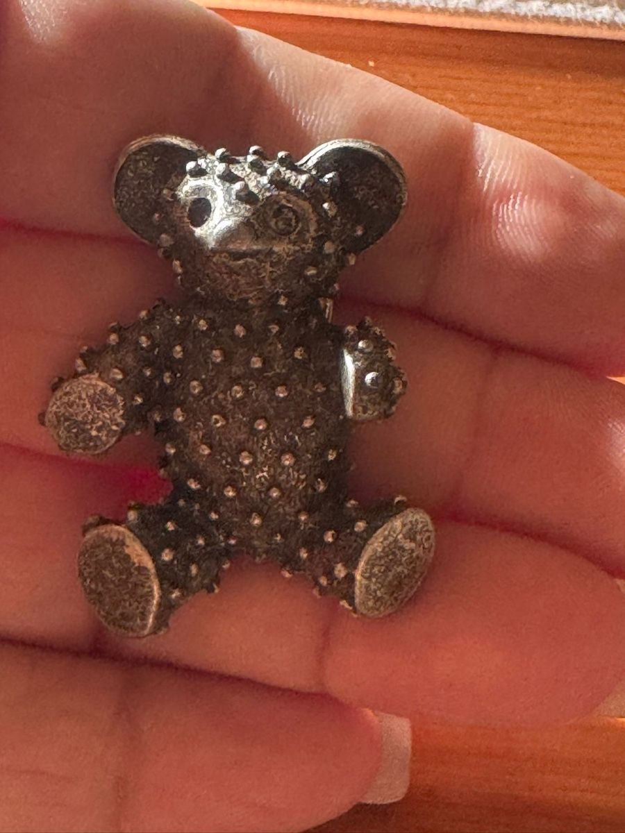 Statuette: Verkaufe ein Pin in vorm von einem Teddybär  – Usato da Basel venduto da Ajscha7o1