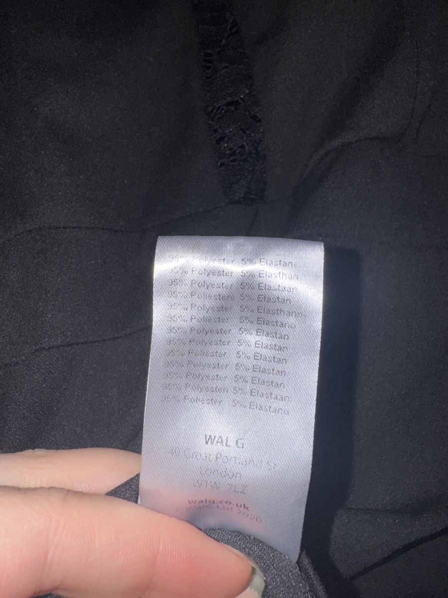 Kleider: Elegantes, schwarzes Kleid mit Spitze, Grösse 40 – Neu (gemäss Beschreibung) aus Pfäffikon ZH von Tetu.33 3