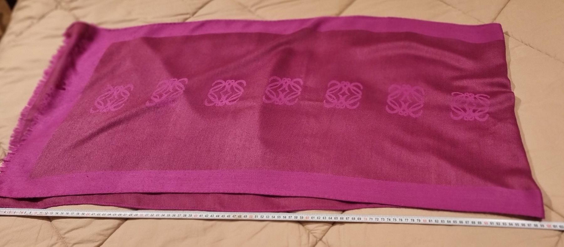 Loewe Foulard & Sciarpe: LOEWE Echarpe / étole femme – Usato da Borex venduto da mab_28bf 7