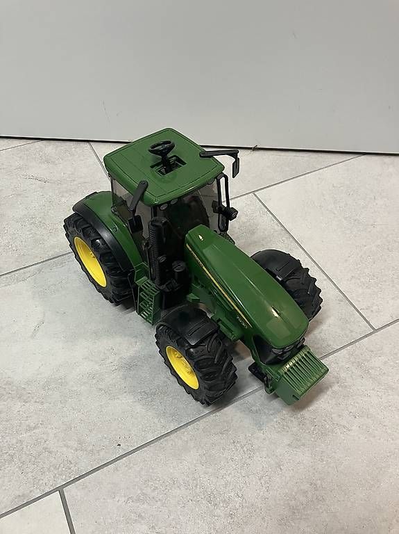 Giocattoli: Bruder JohnDeere Traktor – Usato da Menznau venduto da siricius 2