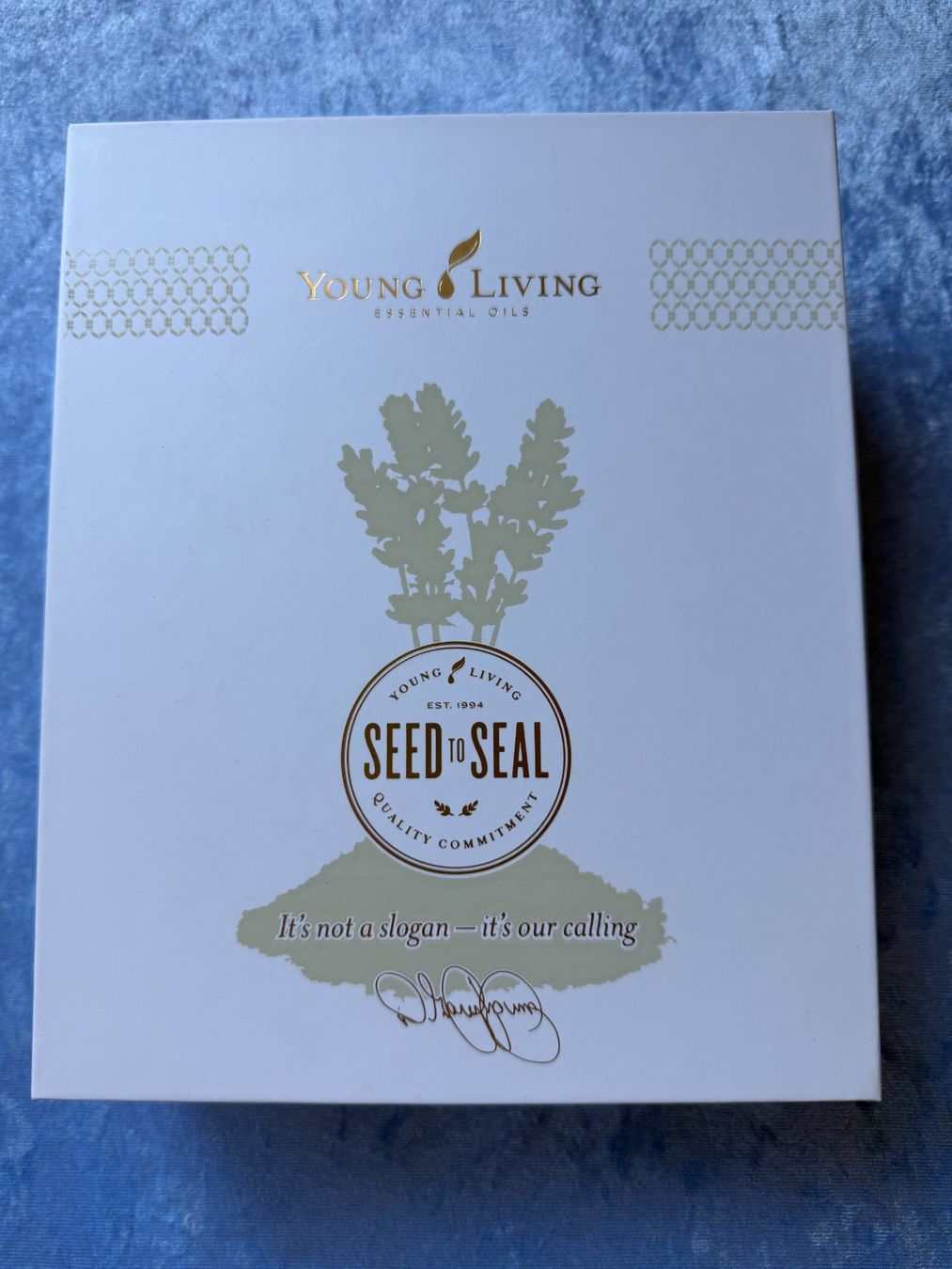 Altro in Decorazioni & Accessori: Verpackung Young Living Seed to Seal Box – Usato da Brunnenthal venduto da Eco07