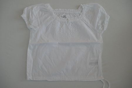 Kaum getragene hübsche weisse Bluse, Gr. 110
